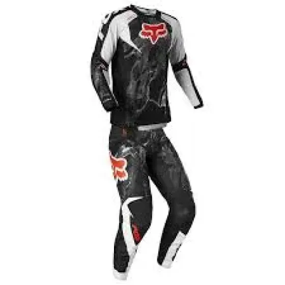 Ver más sobre Indumentarias Conjunto FOX 180 Karrera Negro con Rojo, Argentina